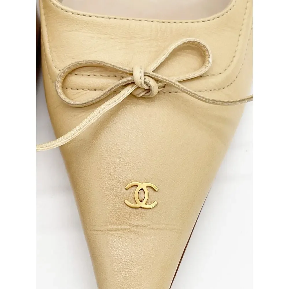 Chanel Vintage Retro Beige Leather Bow CC Logo Pointed Toe Heels Pumps EU 39